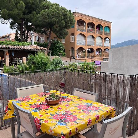 Alojamiento Con Encanto En Planta Superior Ideal Para Trabajo Y Escapadas Familiares En Montserrat Esparreguera 外观 照片