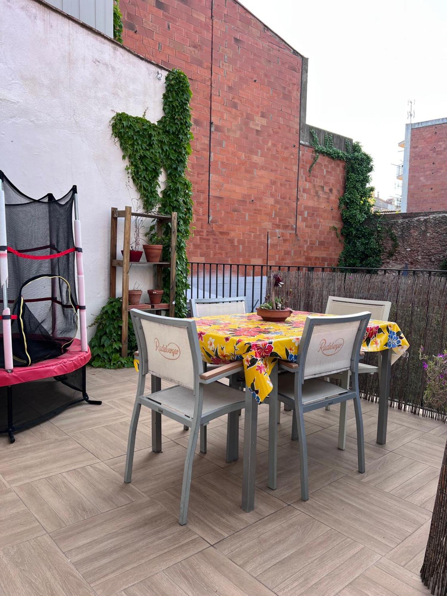 Alojamiento Con Encanto En Planta Superior Ideal Para Trabajo Y Escapadas Familiares En Montserrat Esparreguera 外观 照片