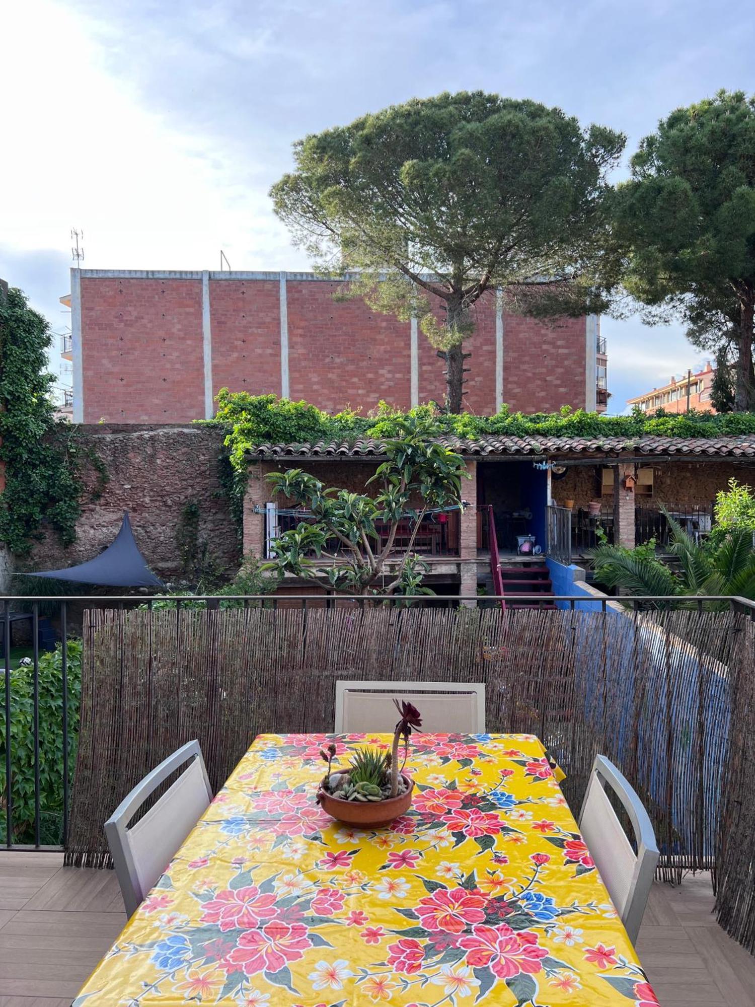Alojamiento Con Encanto En Planta Superior Ideal Para Trabajo Y Escapadas Familiares En Montserrat Esparreguera 外观 照片